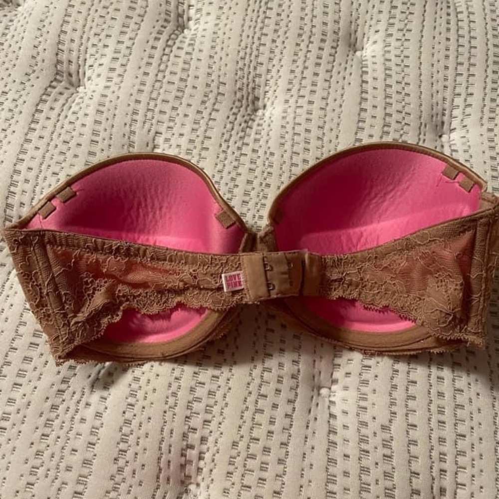Victoria Secret - Picture 2 of 2